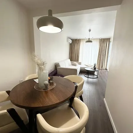 New Luxury Furnished - Beach, Center & Fast Wi-fi * Varna