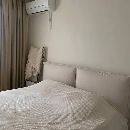 New Luxury Furnished - Beach, Center & Fast Wi-fi Lägenhet