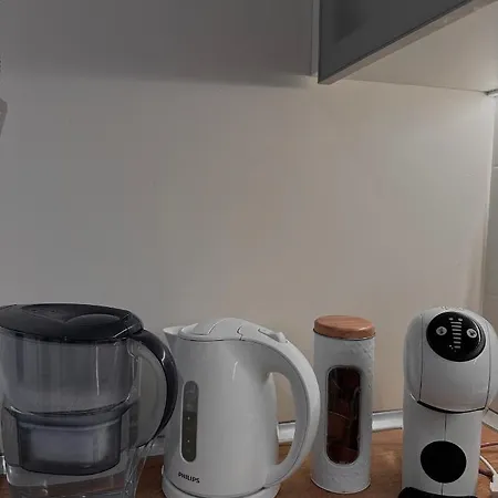 New Luxury Furnished - Beach, Center & Fast Wi-fi דירה