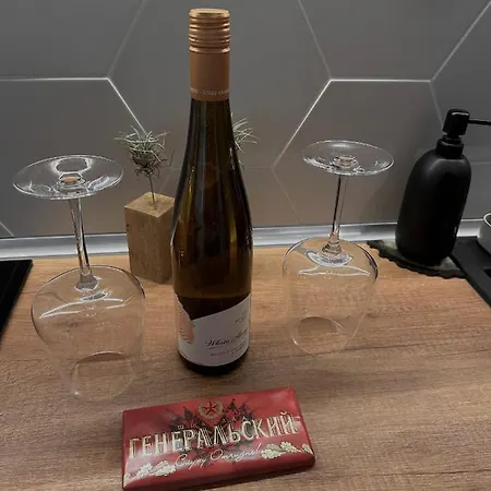 New Luxury Furnished - Beach, Center & Fast Wi-fi דירה וארנה