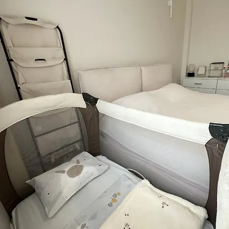 New Luxury Furnished - Beach, Center & Fast Wi-fi